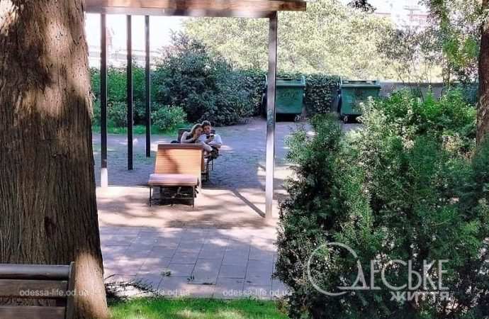 Одесский Греческий парк, скамейка