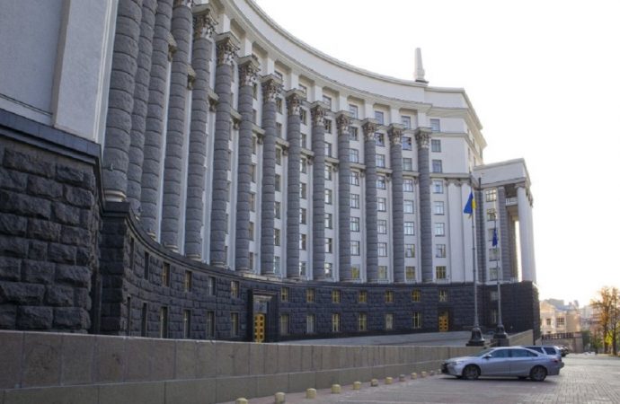 У Раду подали заяви про відставку одразу 3 міністра та голова Фонду держмайна