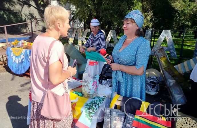 Фестиваль "Планета долгожителей" в Одессе, на ярмарке