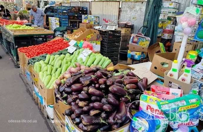 На Привозе: "синенькие" и другие овощи