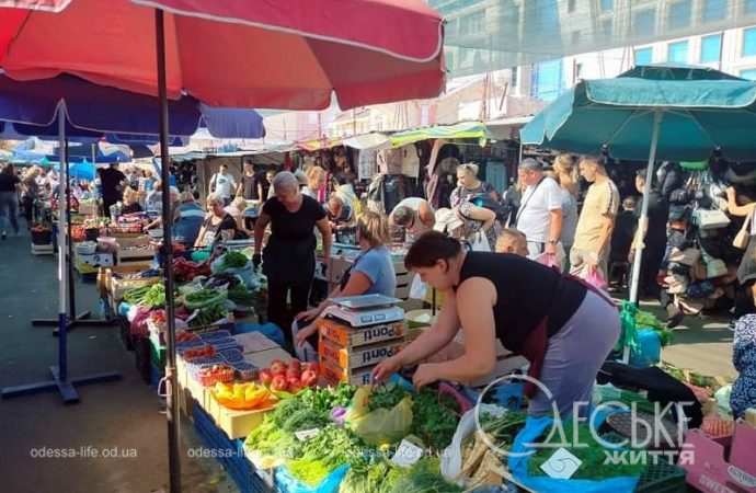 Одесский Привоз: торговцы зеленью