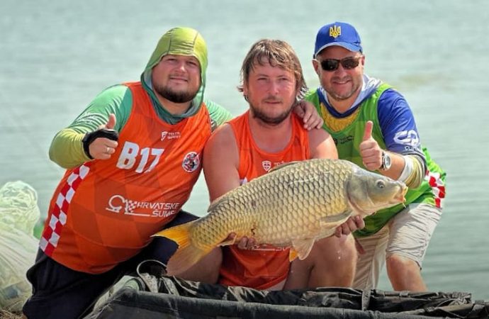 Одесит спіймав величезного коропа і став чемпіоном світу