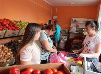 Ціни б’ють рекорди: скільки коштують основні продукти харчування на ринках Одеси та області