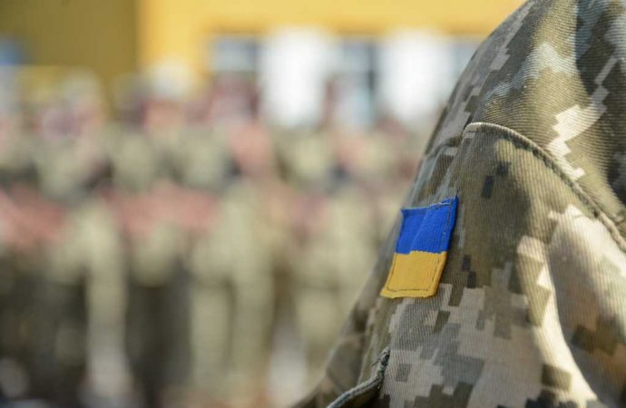 Не виплатили бойові або порушили права військових: що робити