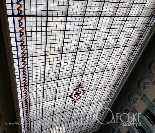 Главпочтамт, фонарь