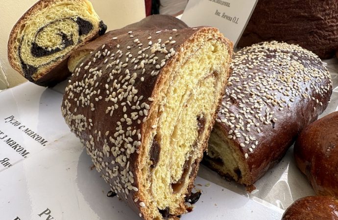 Форум в Криничном, выпечка с начинкой