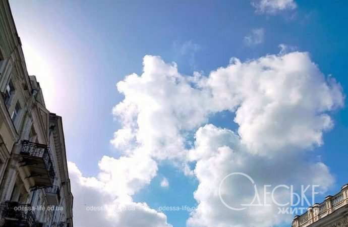 Октябрь в Одессе, небо