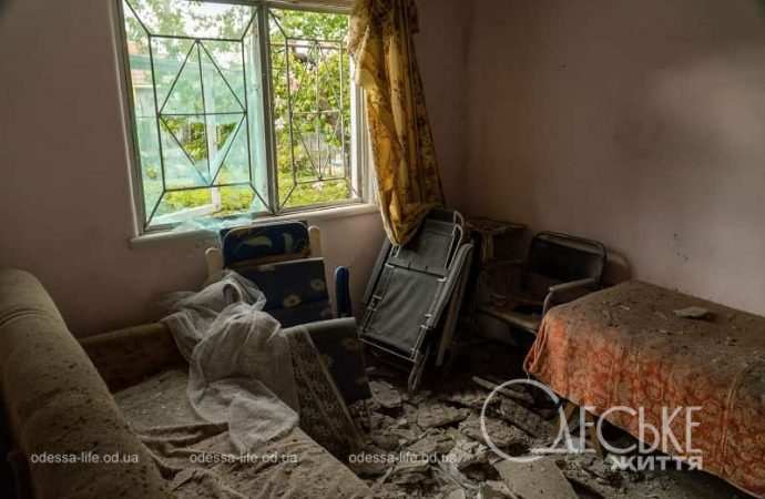 Последствия обстрела Одессы 18 октября 2024, комната