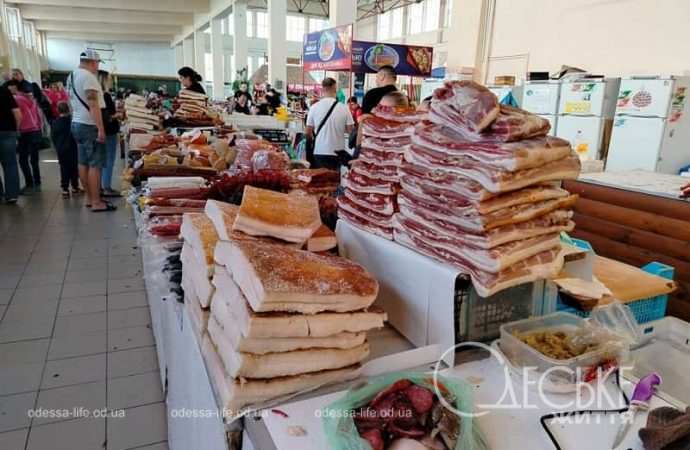 Мясной корпус Привоза: сало