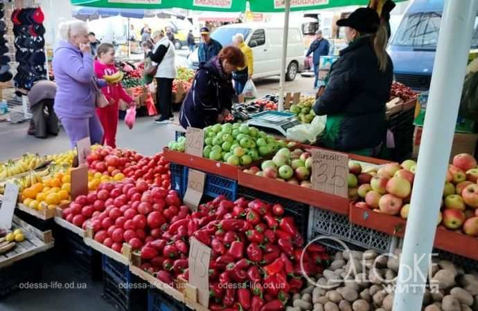 Овощи и фрукты на Привозе в октябре