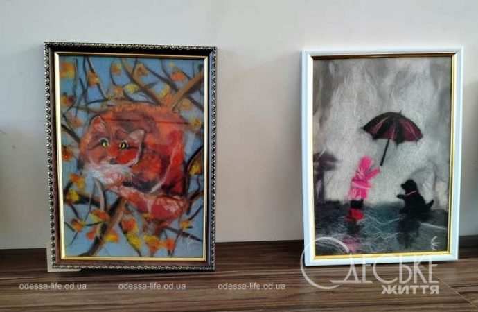 Картины Светланы Скиловой, на выставке в одесской библиотеке