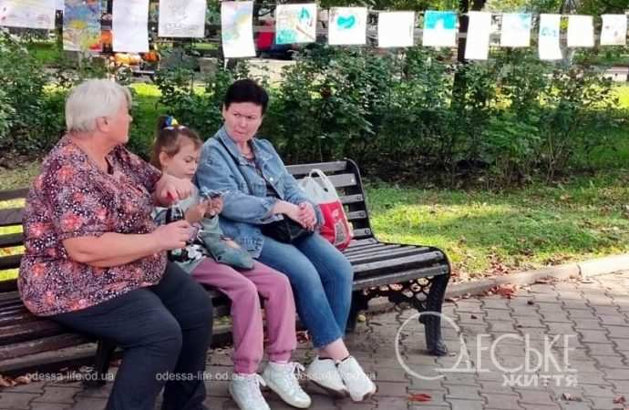 Выставка детских рисунков на Соборной площади-14