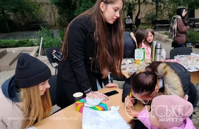 Девушка на ярмарке «Grechka» в Одессе