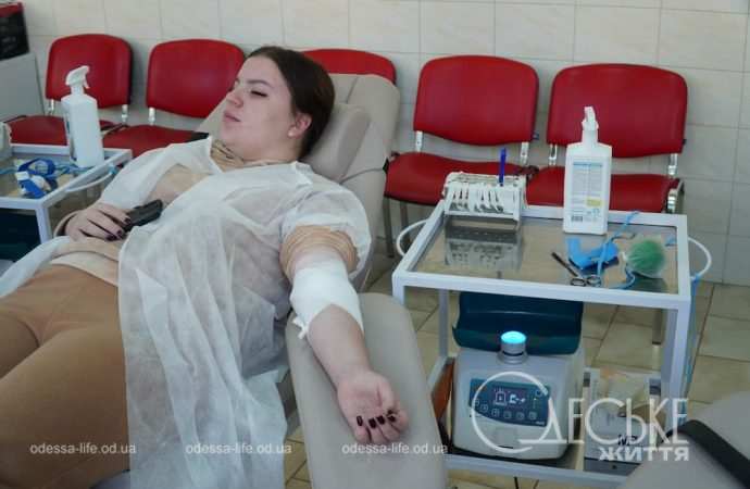 одесситы сдают кровь
