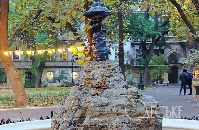 Фонтан Нимфа в Пале-Рояле