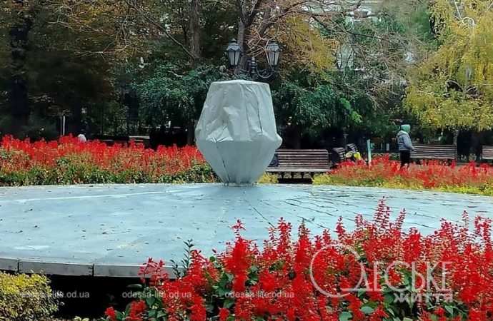 Фонтан в одесском Горсаду законсервировали