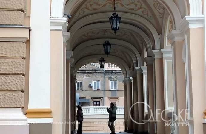 Фото дня: фонари Оперного