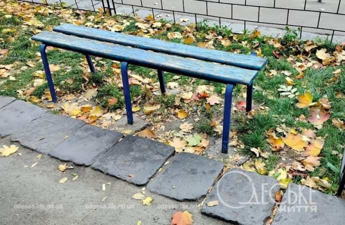 Ноябрь в Одессе, пустая скамейка