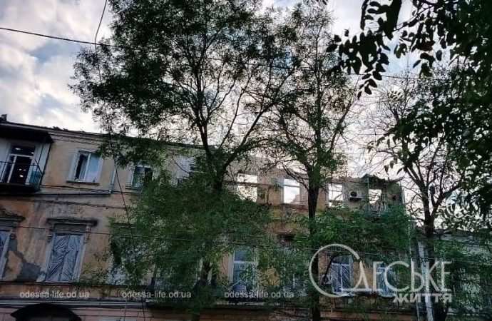 Одесса после обстрела 15 ноября, дом на пастера