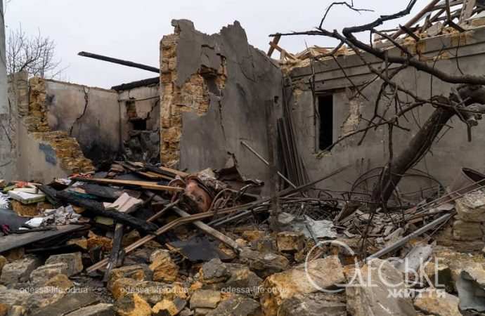 После атаки 10 ноября 2024, руины дома