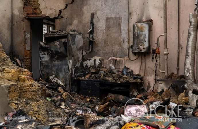 После атаки 10 ноября 2024, разрушенный дом