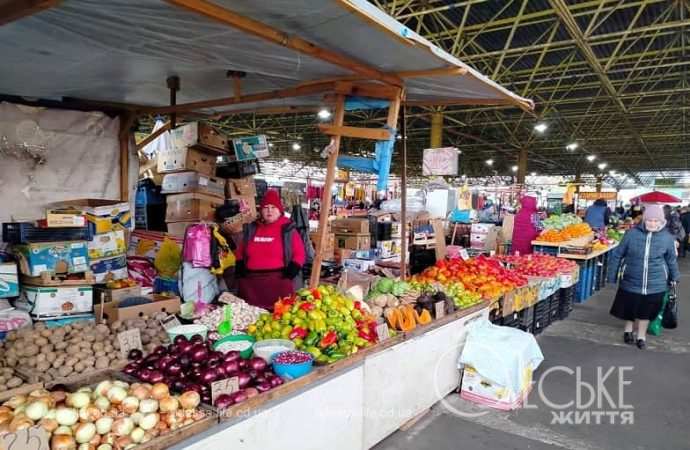 Овощи на Привозе, крытый корпус