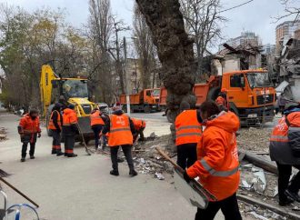 Наслідки атаки по Одесі 25 листопада: у двох будинках зруйновано дахи