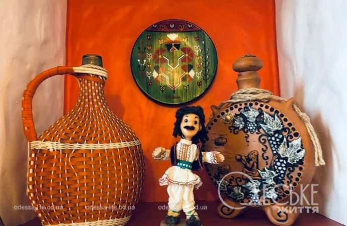 Casa Placinta, антураж