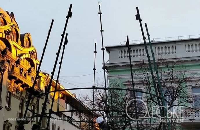 Каркас главной елки Одессы