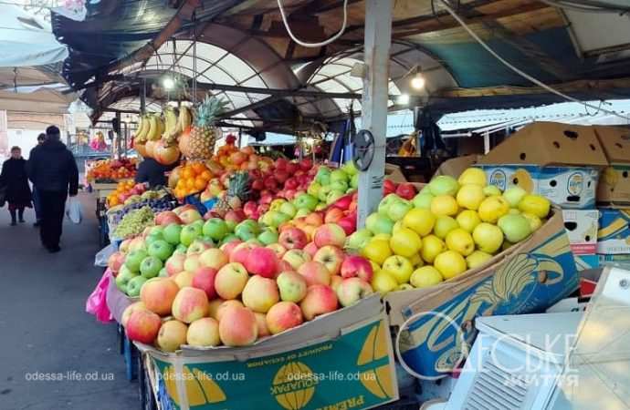 На Новом рынке 1 декабря, яблоки
