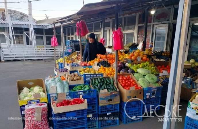 На Новом рынке 1 декабря, овощи-фрукты