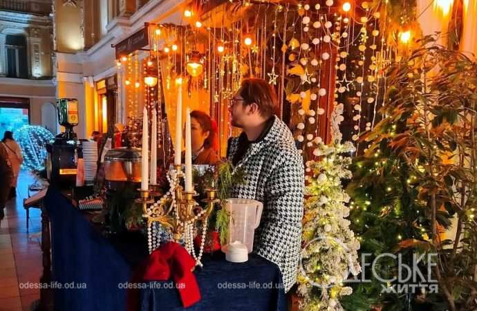 В одесском Пассаже творятся «рождественские чудеса» (фоторепортаж)