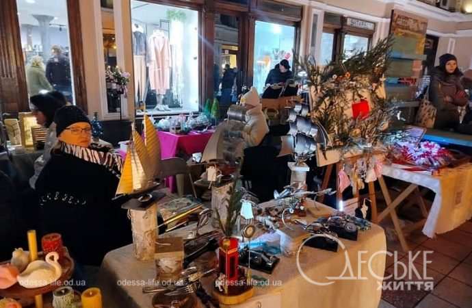 Рождественская ярмарка в одесском Пассаже, сувенирная продукция