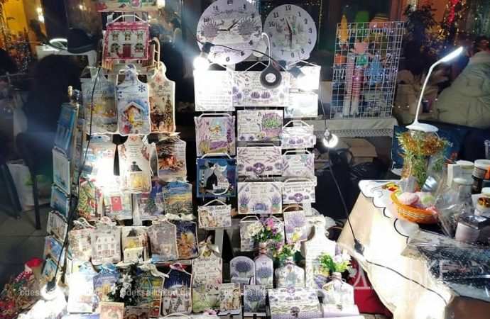 На ярмарке в Пассаже, часы