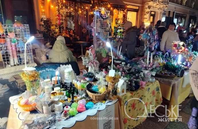 На ярмарке в Пассаже, товары