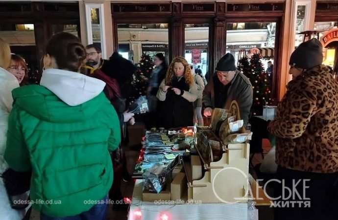 Рождественская ярмарка в одесском Пассаже, посетители