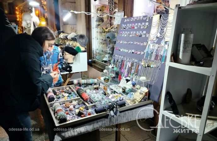 Рождественская ярмарка в одесском Пассаже, украшения