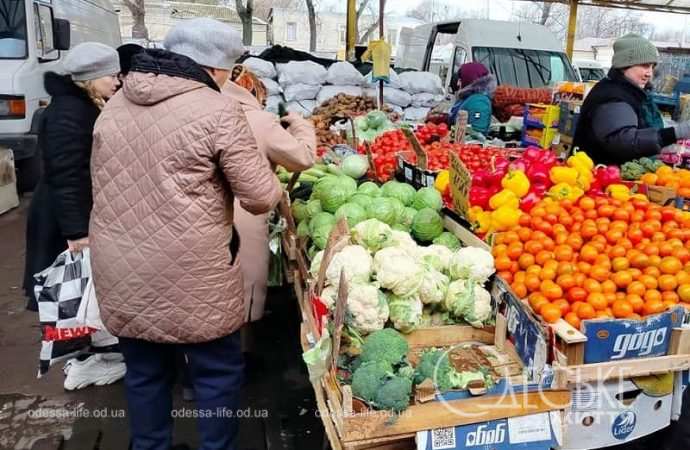 Овощи и цитрусовые на Привозе