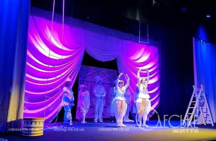 Премьерный спектакль в Одесском театре кукол, артисты