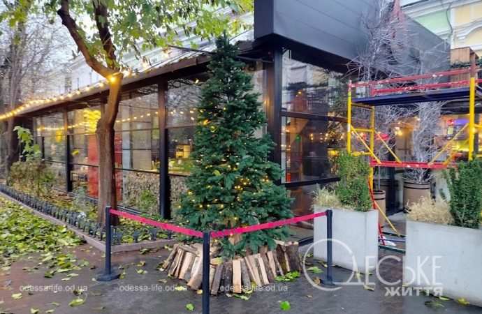 Одесские витрины, в Горсаду