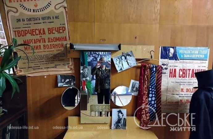 Зал в Музее театра Музкомедии, гримерка