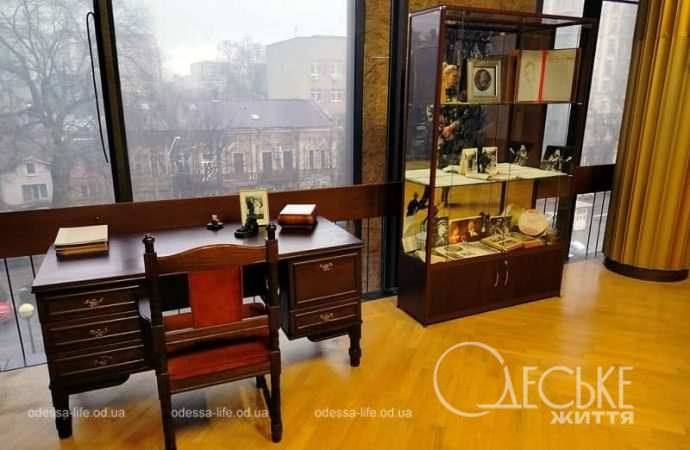 Зал в Музее театра Музкомедии, мебель