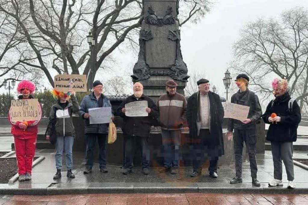 Акция в против сноса памятника Высоцкому в Одессе, 25 января 2025