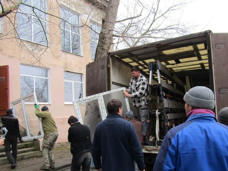 Установка окон в школе Одесской области