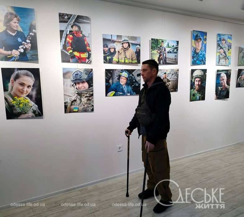 Фотовыставка Бориса Бухмана в Одессе, посетитель