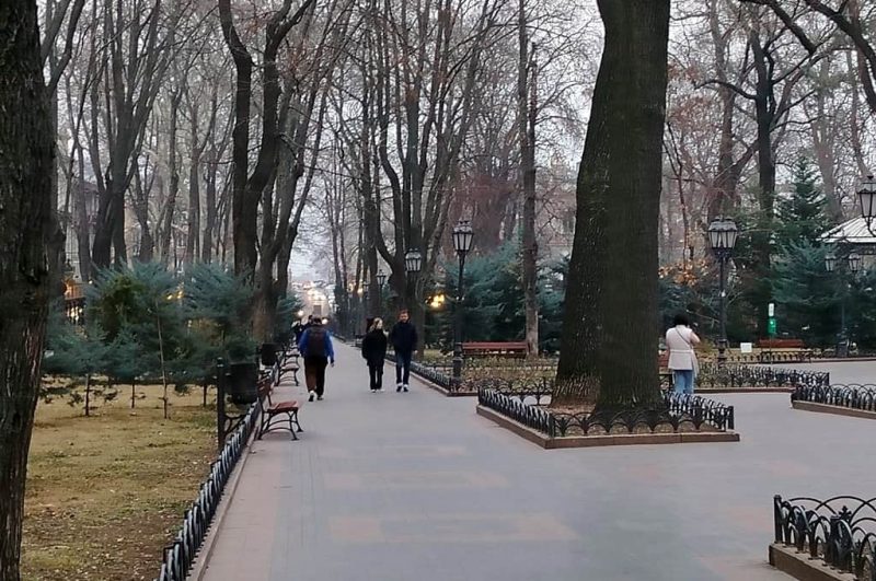 Мартовский вечер в Одессе, Горсад