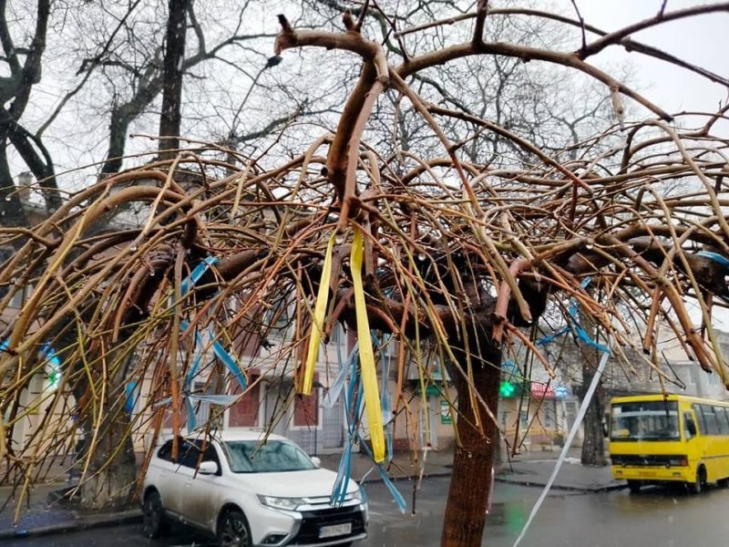 Март в Одессе, машины