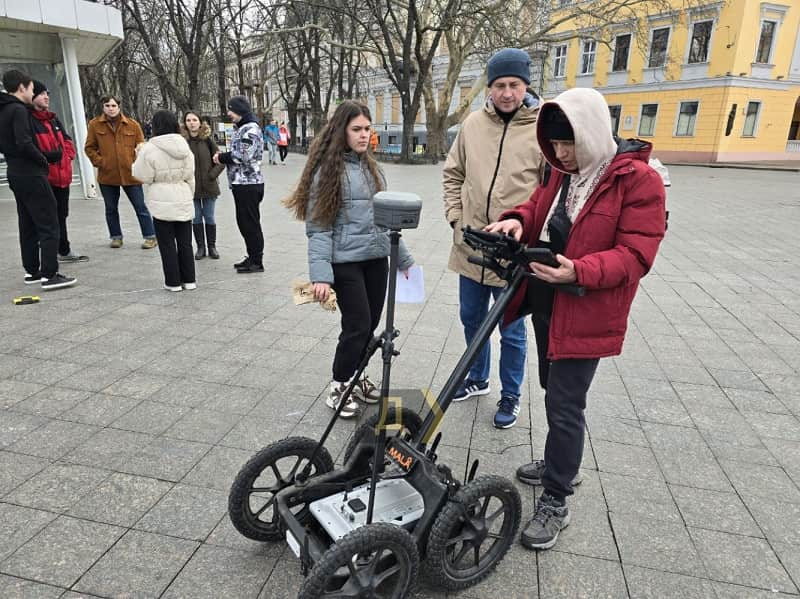 Студенти проводять георадарну розвідку на Приморському бульварі в Одесі