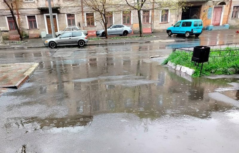 Фото дня в Одессе: апрельский дождь