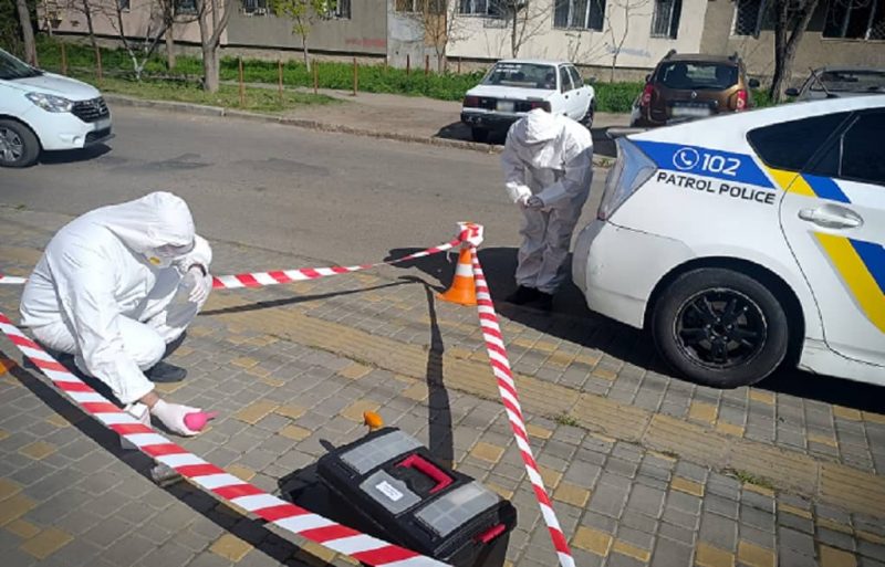 В Одессе разлили ртуть во дворе многоэтажки